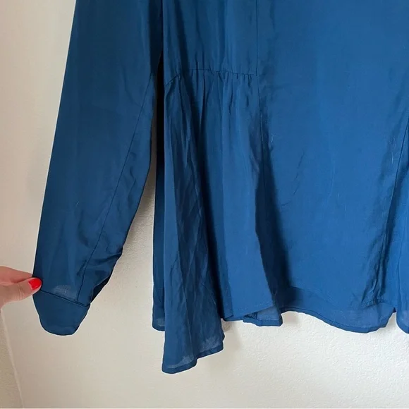 Anthropologie Maeve Blue Laiken Henley Front Pocket Blouse Size 2 - Picture 4 of 7
